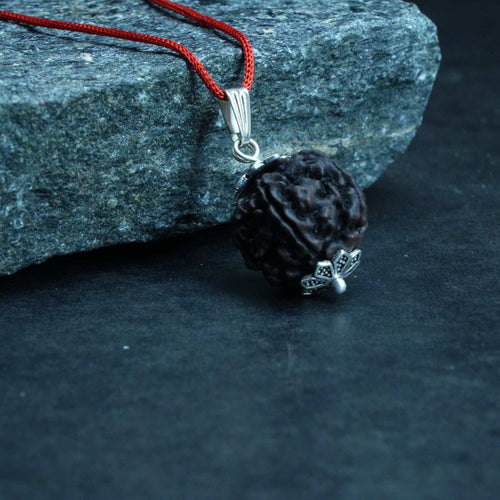 5 Mukhi Nepali Rudraksha (black)