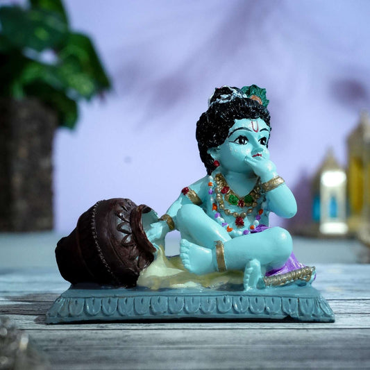 Laddoo Gopal with Matki