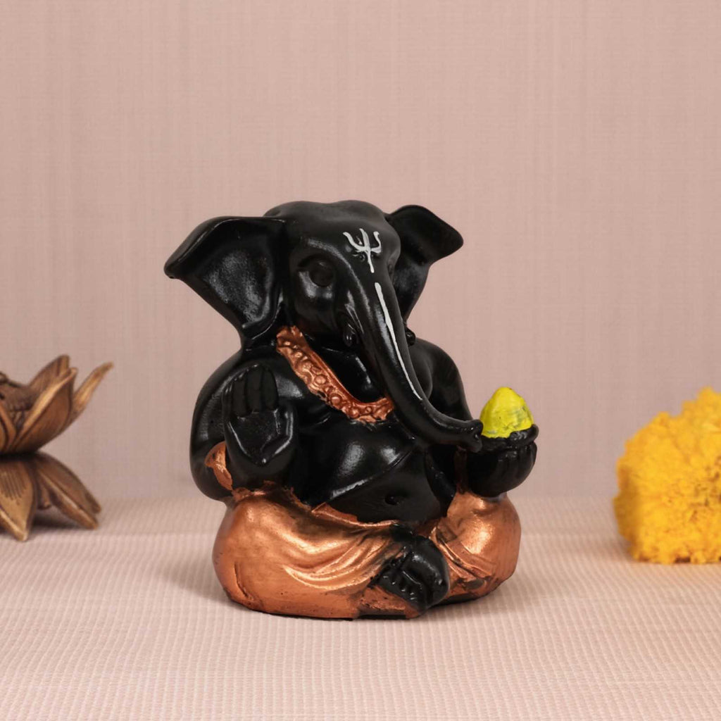 Trishul Tilak Ganpati Idol for Car Dashboard (2.7 inches)